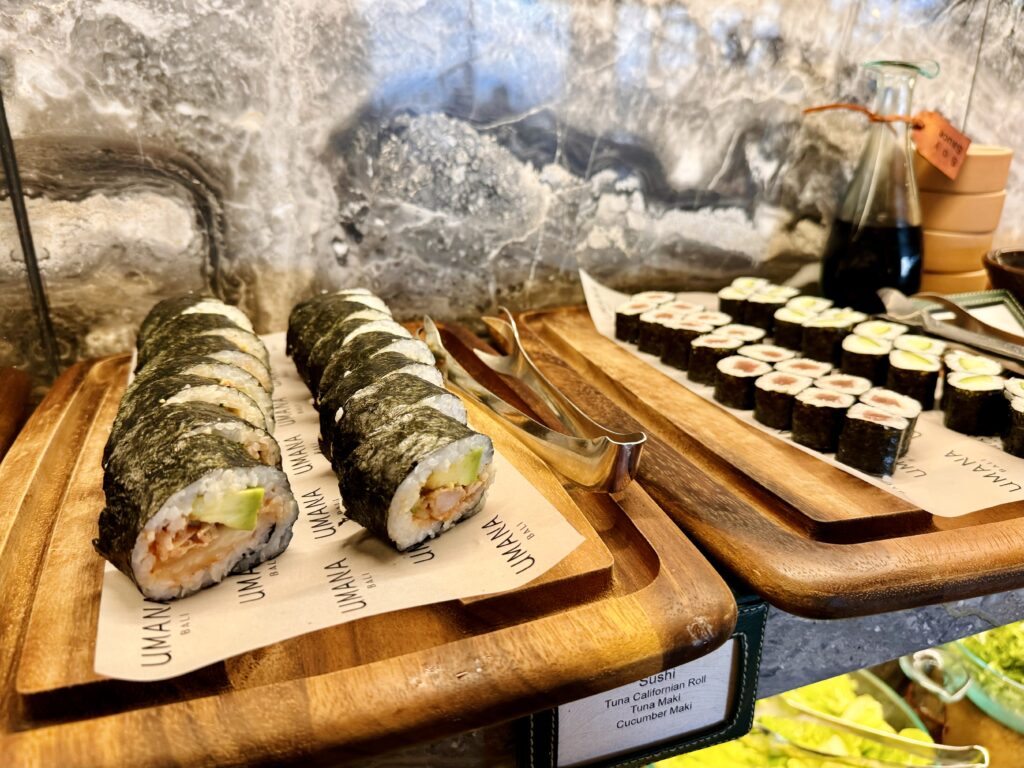 umana Bali(ウマナバリ)LXR 朝食 寿司 巻物