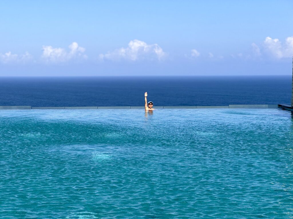 Umana Bali(ウマナバリ)LXR メインプールにて