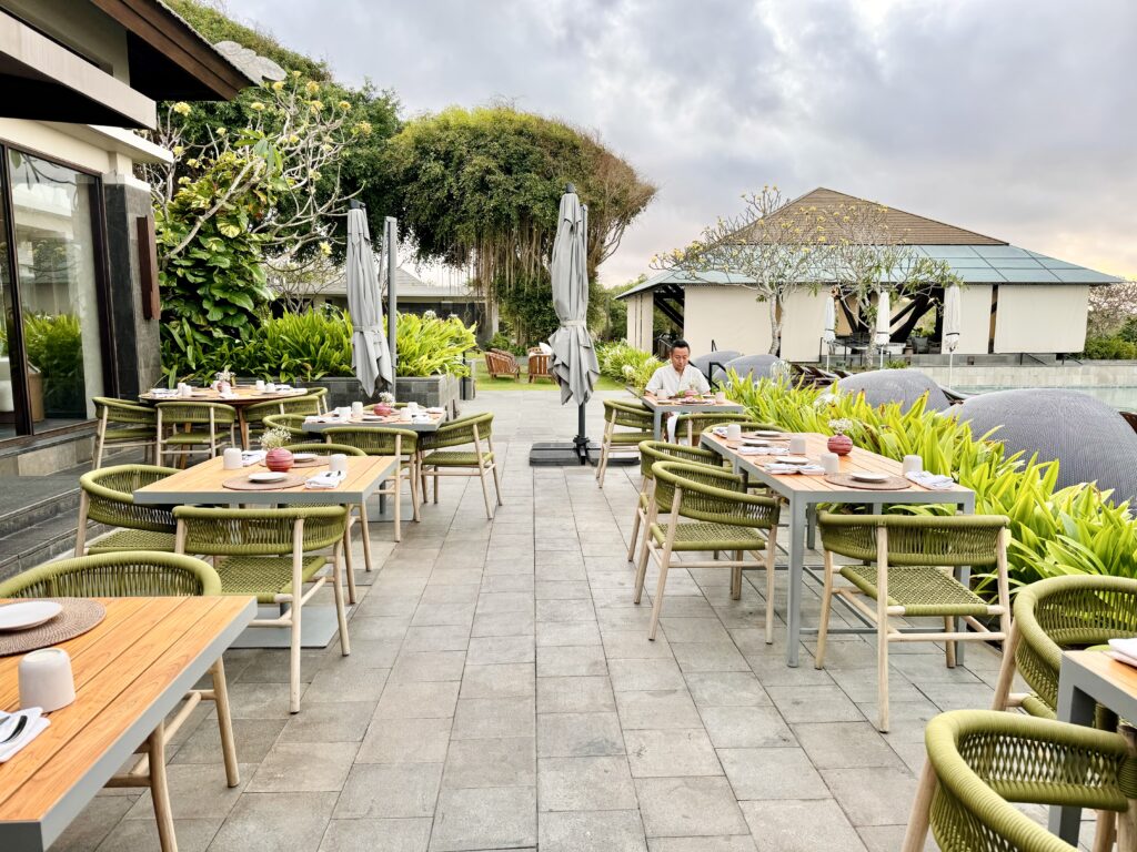 umana Bali(ウマナバリ)LXR 朝食 テラス席