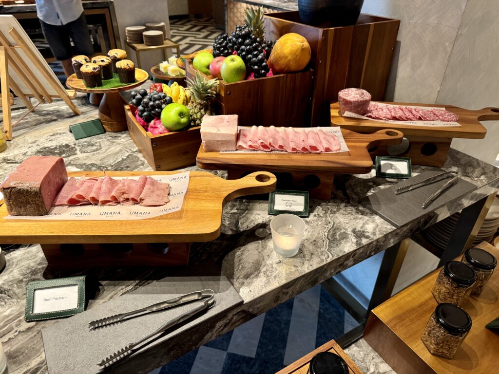 umana Bali(ウマナバリ)LXR 朝食 ハム