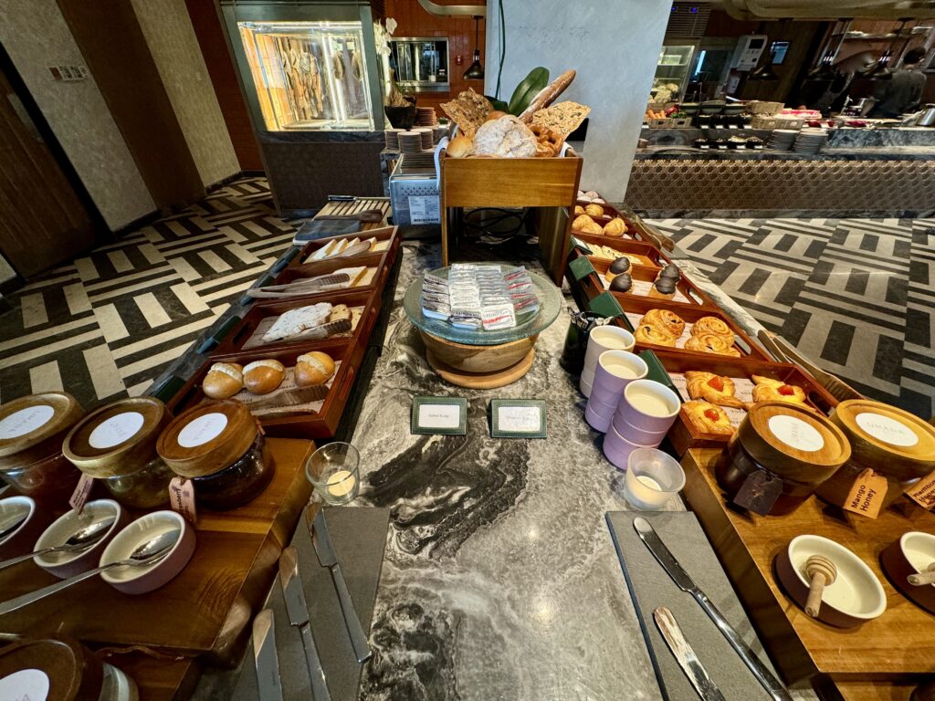 umana Bali(ウマナバリ)LXR 朝食 パンコーナー