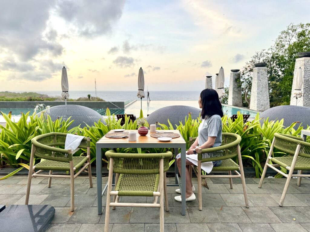 umana Bali(ウマナバリ)LXR 朝食会場 commune 朝焼け