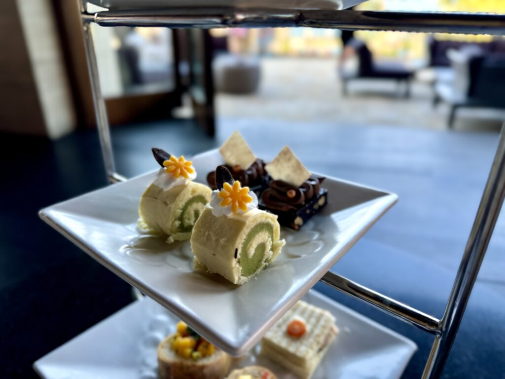 CONRAD BALI(コンラッドバリ) イーストロビーラウンジ アフタヌーンティ ぺストリー