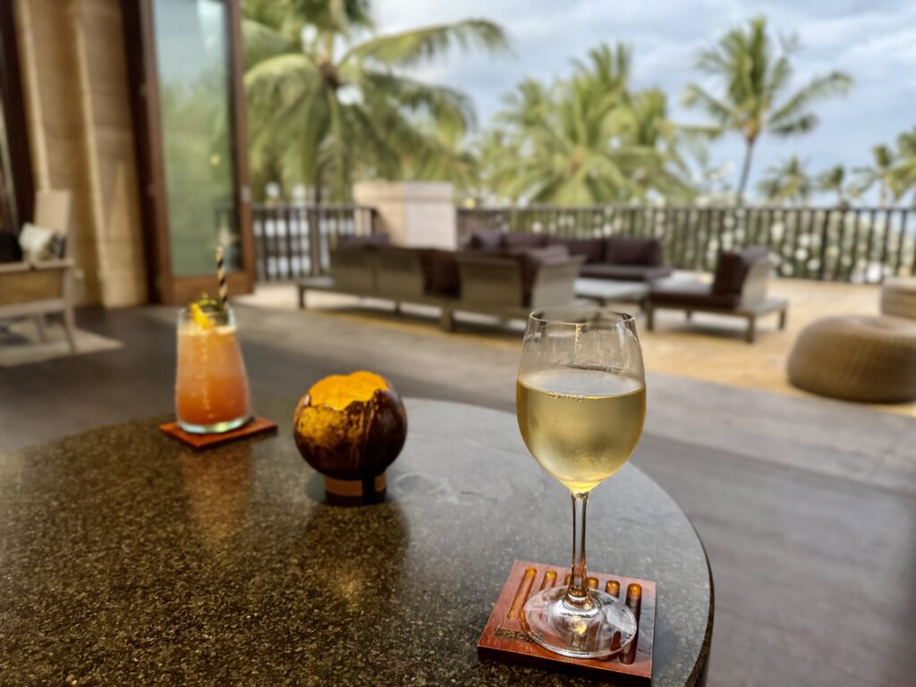 CONRAD BALI(コンラッドバリ) イーストロビーラウンジ イブニングカクテル 白ワイン