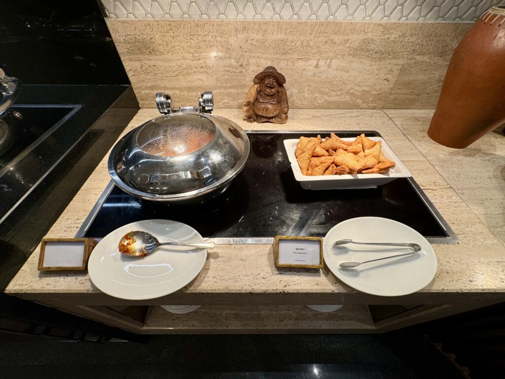 コンラッドバリ 朝食 インドネシア料理