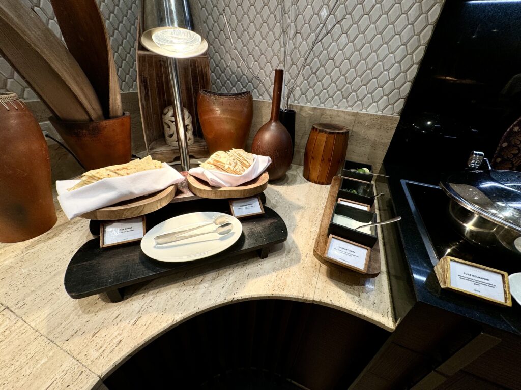 コンラッドバリ 朝食 ナン ロティ