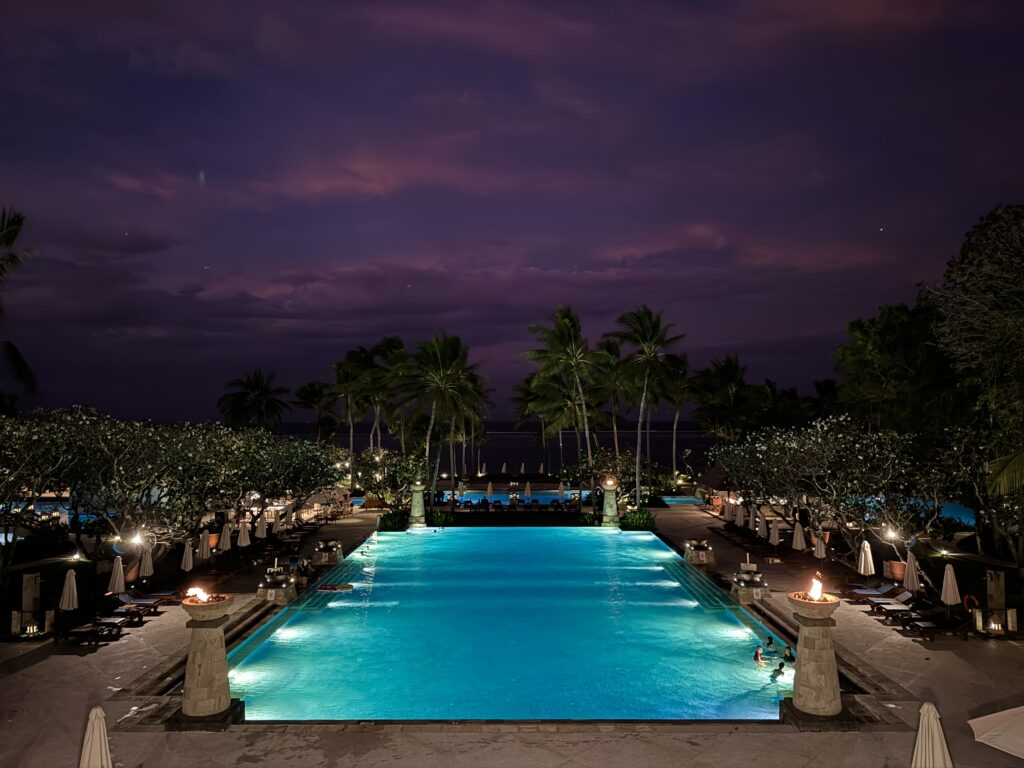 CONRAD BALI(コンラッドバリ) 夕景 ナイトプール