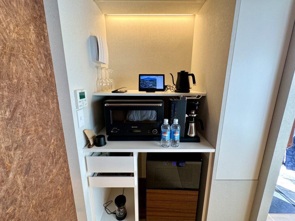 BLANC FUJI Suite Villa 畳スペース付客室 ミニバーコーナー