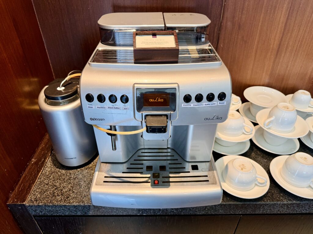 CONRAD BALI(コンラッドバリ) スイートラウンジ(エグゼクティブラウンジ) コーヒーマシン