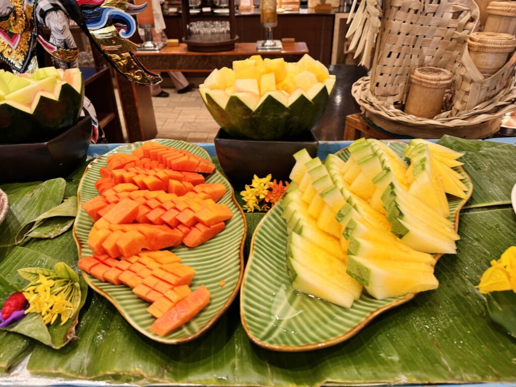 コンラッドバリ 朝食 フルーツコーナー