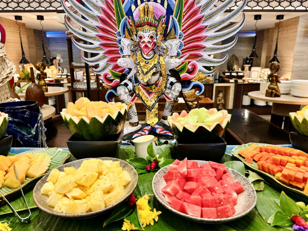 コンラッドバリ 朝食 フルーツコーナー