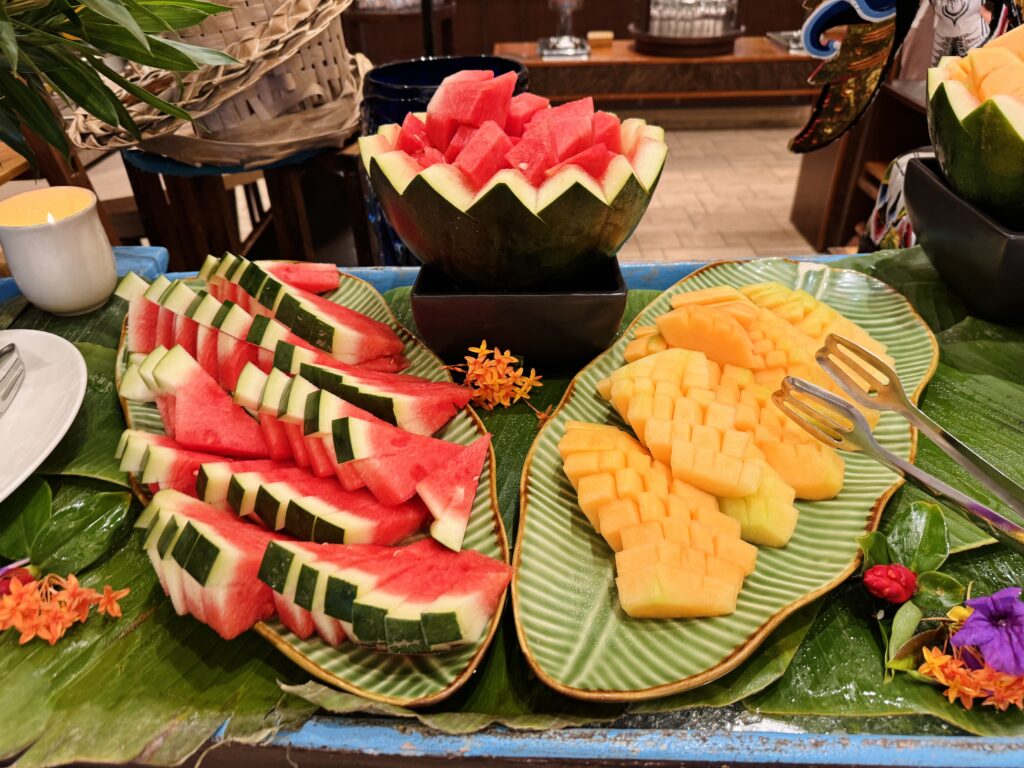 コンラッドバリ 朝食 フルーツコーナー