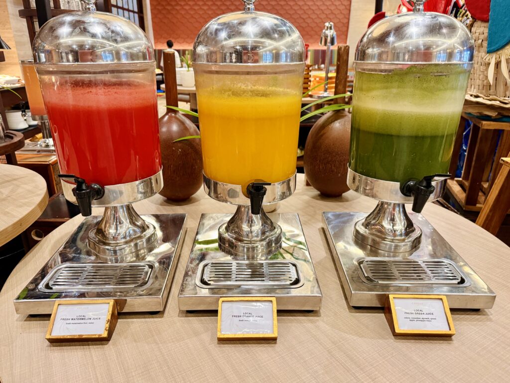 コンラッドバリ 朝食 ドリンクコーナー