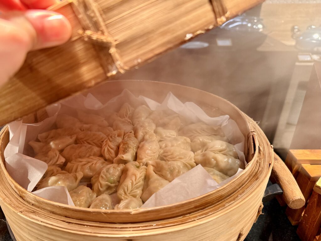 コンラッドバリ 朝食 ホットミールコーナー