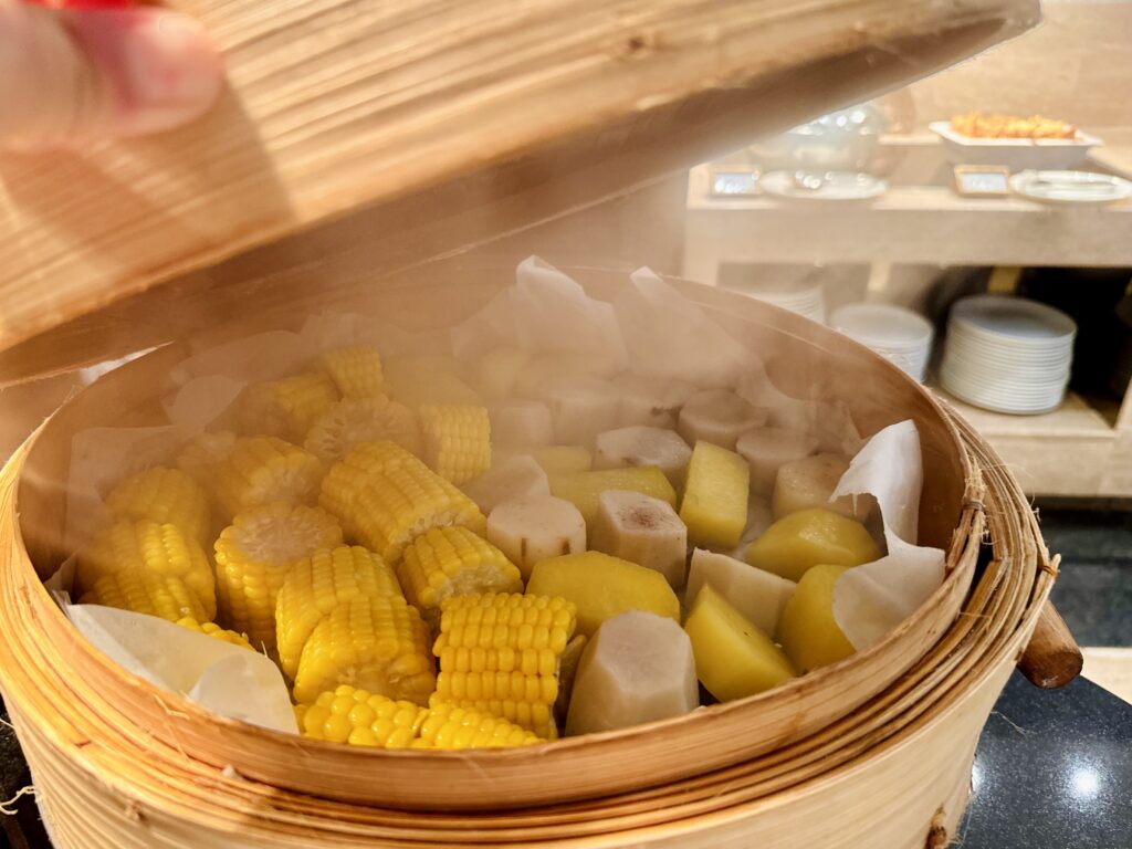 コンラッドバリ 朝食 ホットミールコーナー