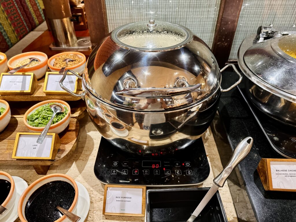 コンラッドバリ 朝食 ホットミールコーナー