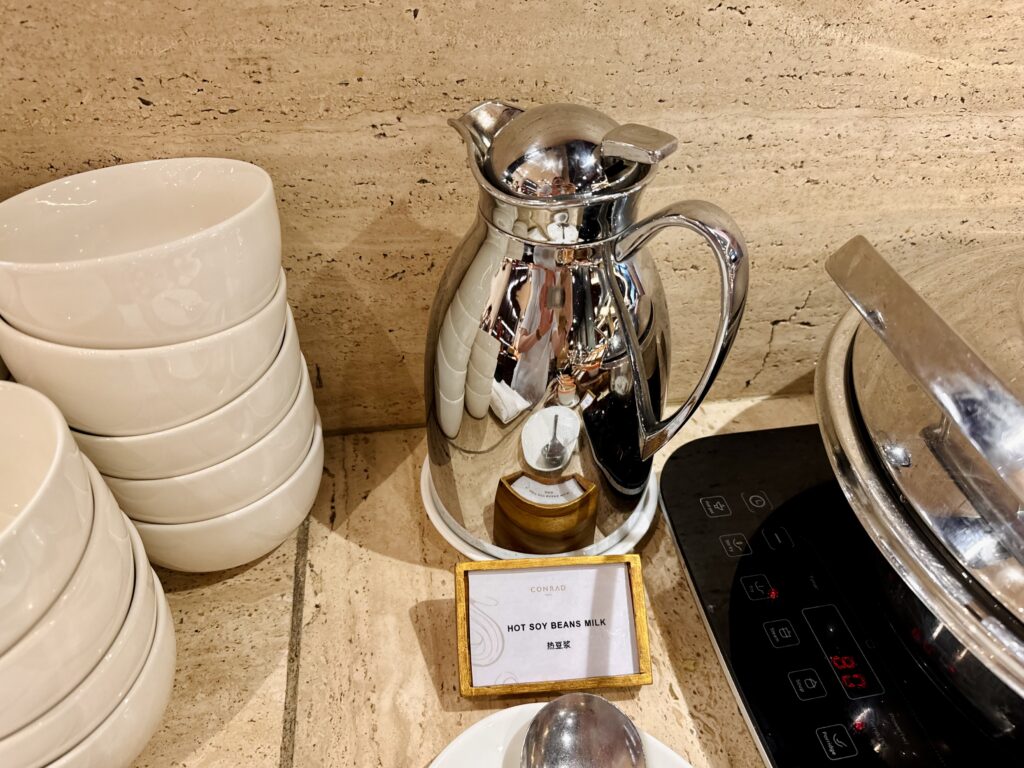 コンラッドバリ 朝食 ホットミールコーナー