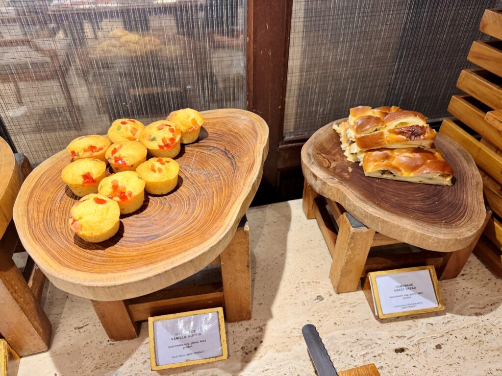 コンラッドバリ 朝食 パンコーナー