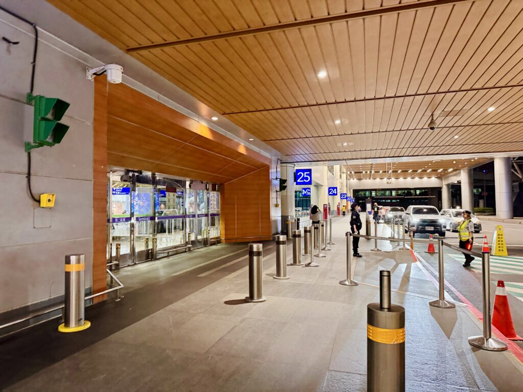 エバー航空マラソン 台湾桃園国際空港から台北市内へ