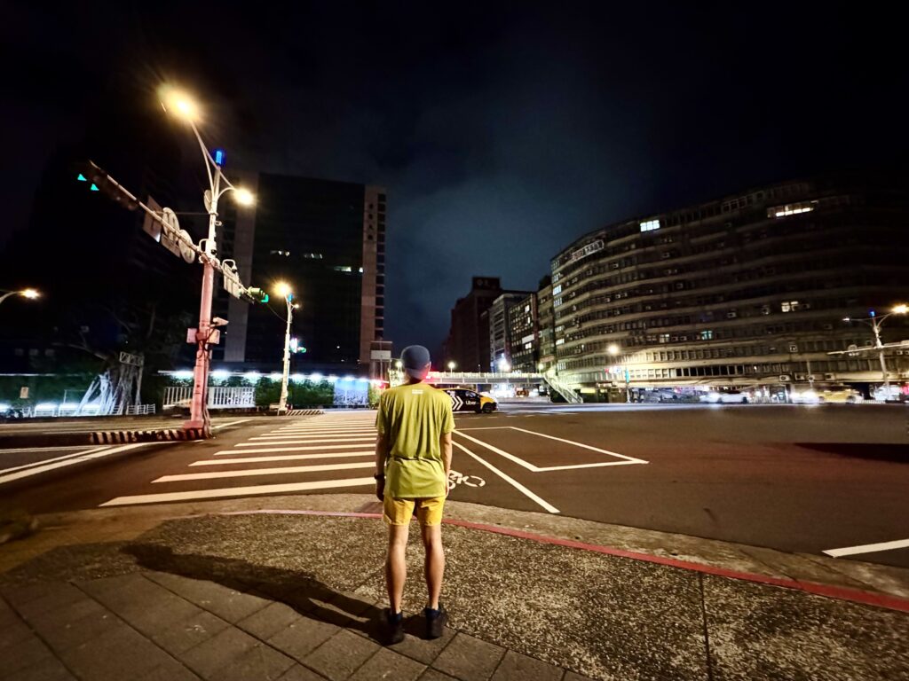 エバー航空マラソン ホテルからスタート地点へ向かう様子