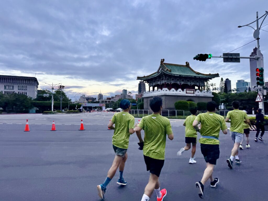 エバー航空マラソン 中正紀念堂を一周してスタート地点を発見