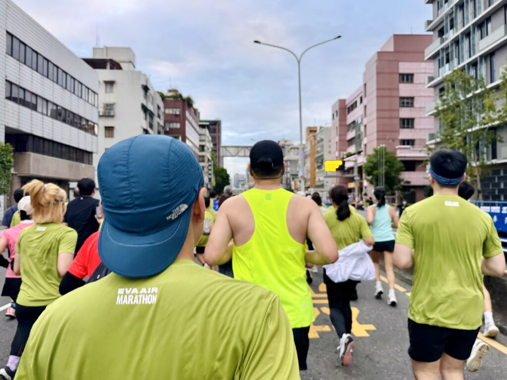 エバー航空マラソン 高架道路まであと少し