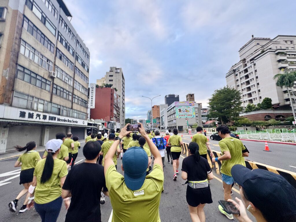 エバー航空マラソン 高架道路まであと少し