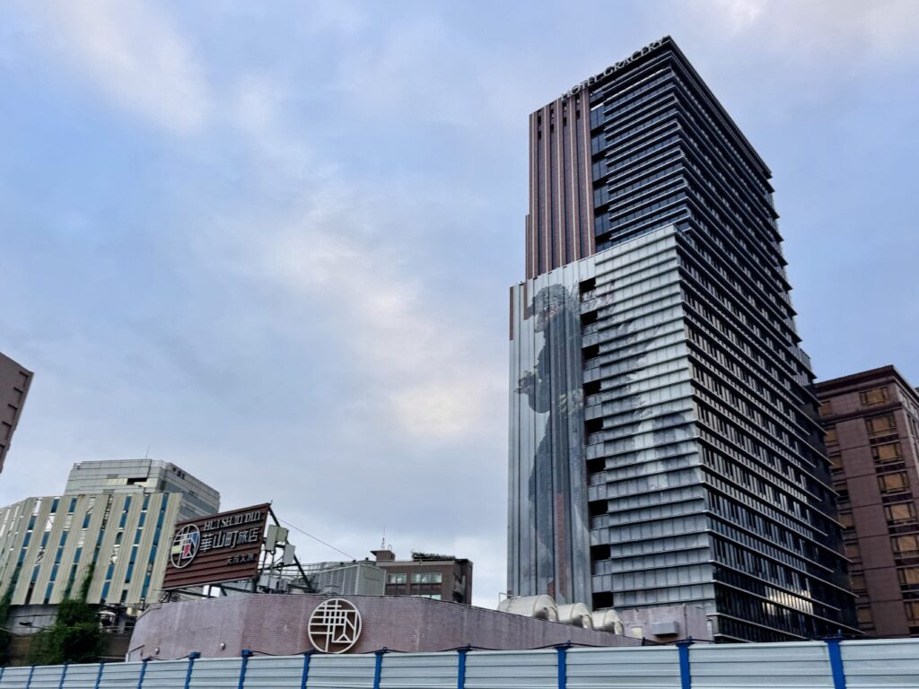 エバー航空マラソン ホテルグレイスリー台北 ゴジラ