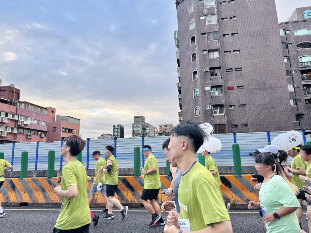 エバー航空マラソン 1時間20分のペーサー発見