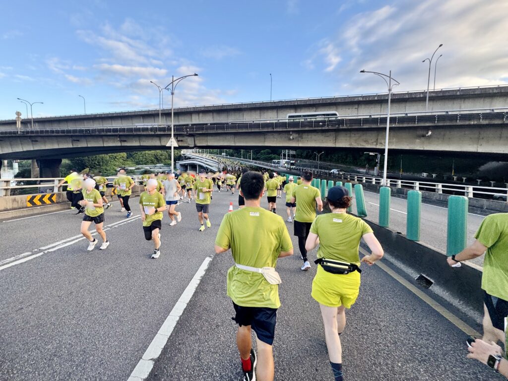エバー航空マラソン 高架道路の様子