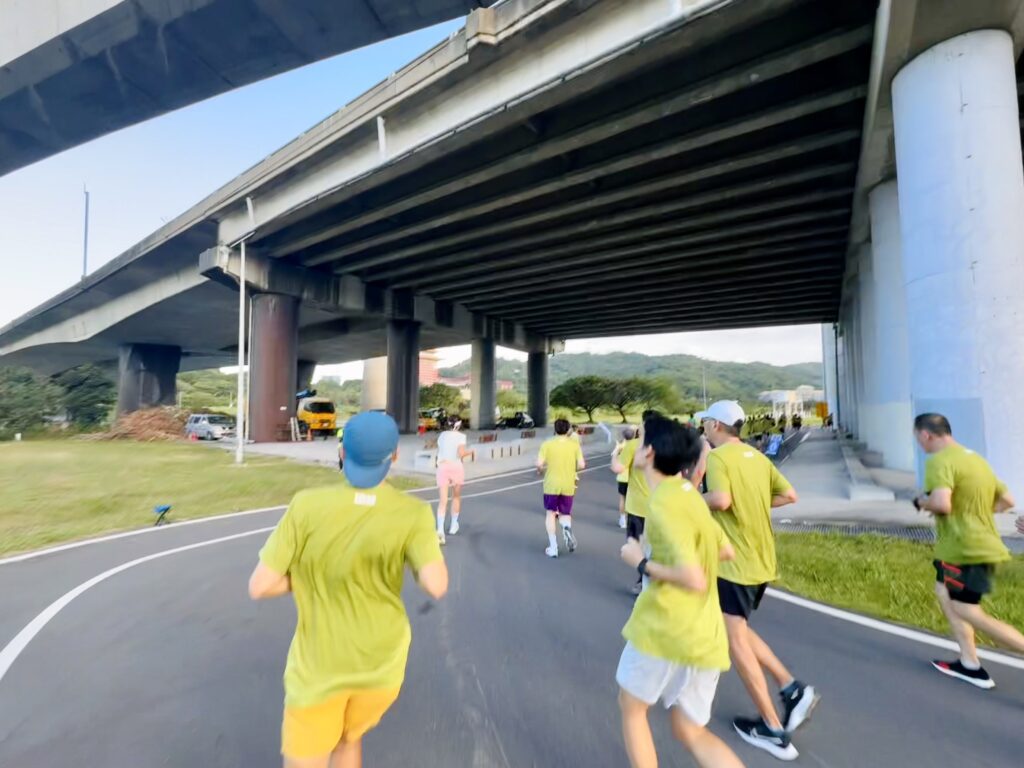 エバー航空マラソン いよいよゴールの大佳河浜公園へ