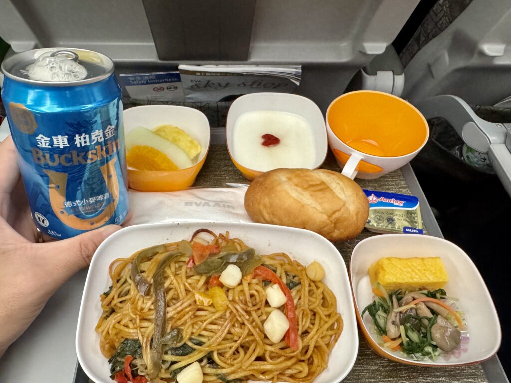 エバー航空　エコノミークラス　機内食