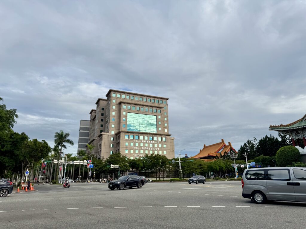 エバー航空マラソン 受付の建物