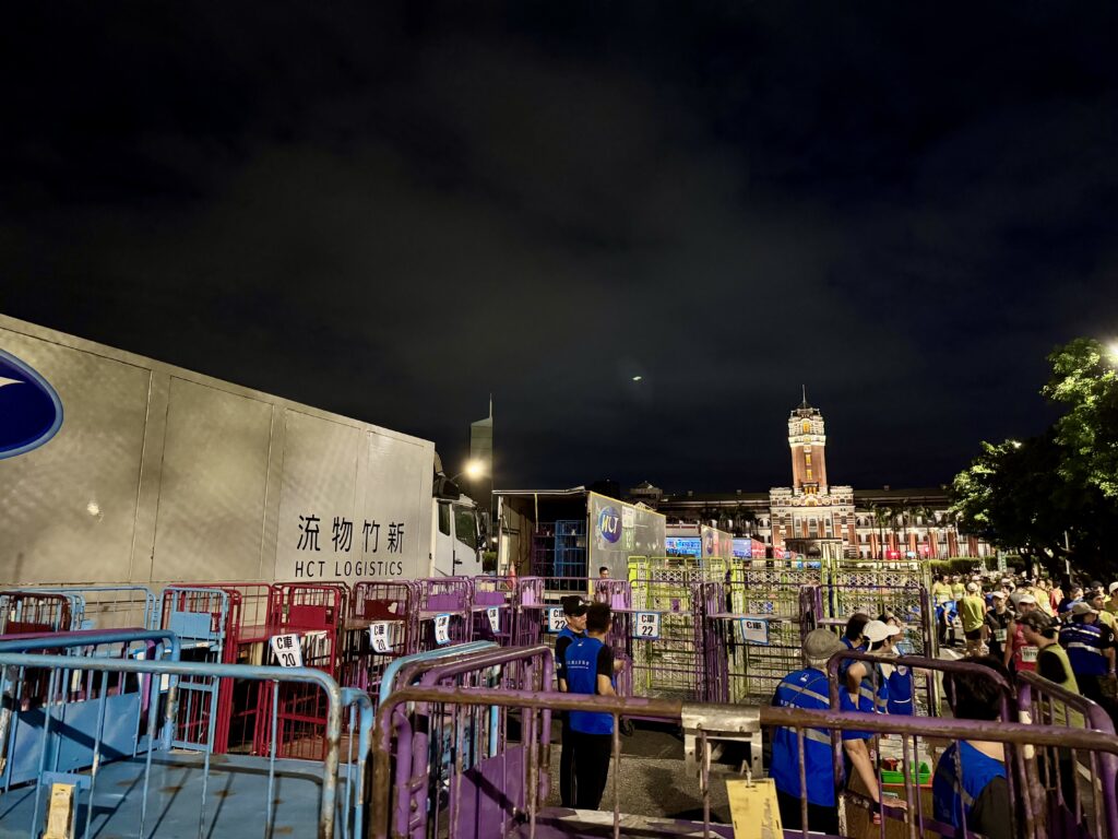 エバー航空マラソン 荷物預け