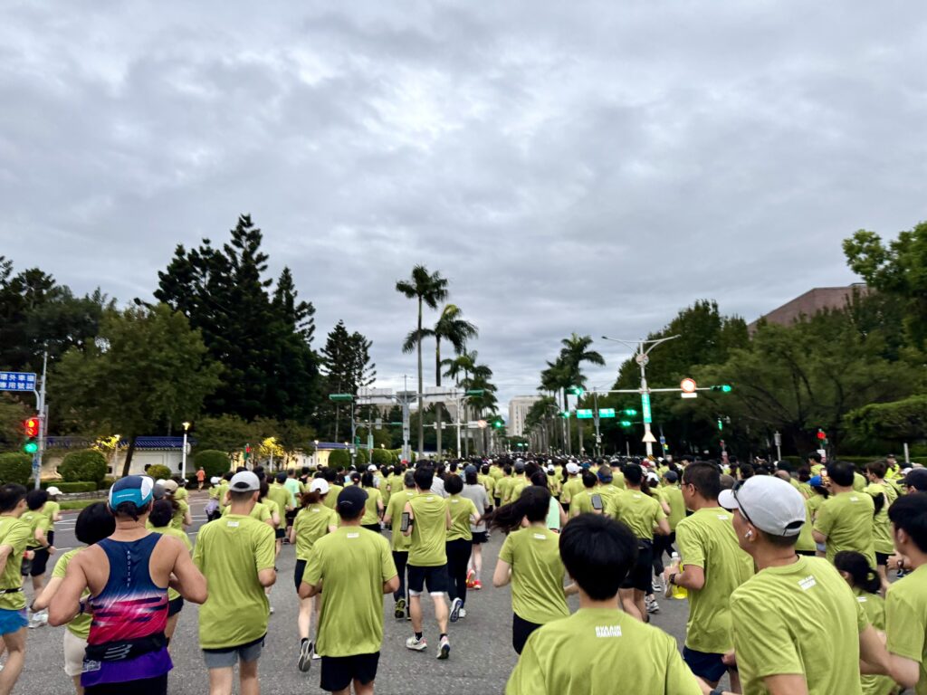 エバー航空マラソン スタート