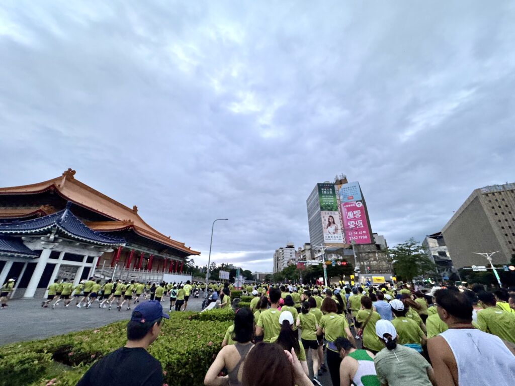 エバー航空マラソン 中正紀念堂の外周