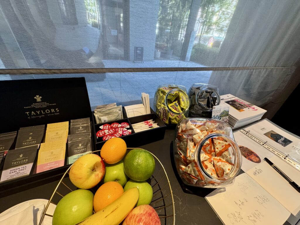 レゾナンス台北タペストリーコレクション ザポータル カフェスペース 軽食 フルーツ