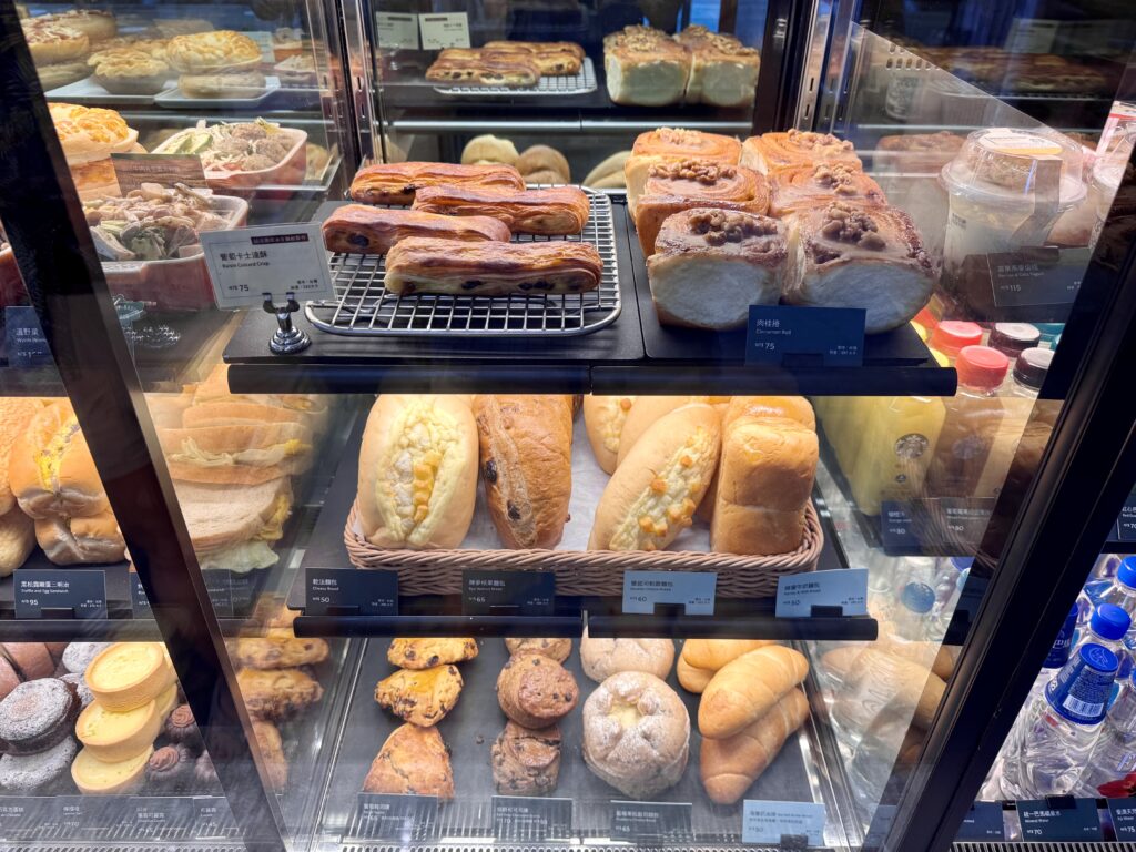 レゾナンス台北 朝食会場 スタバ ホームメイドパン