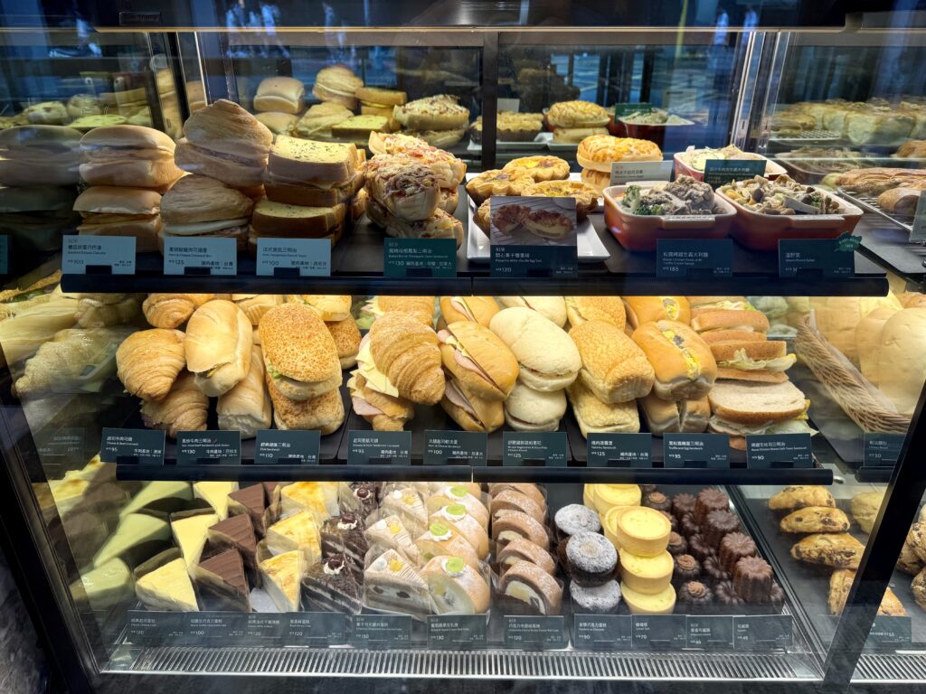 レゾナンス台北 朝食会場 スタバ ホームメイドパン