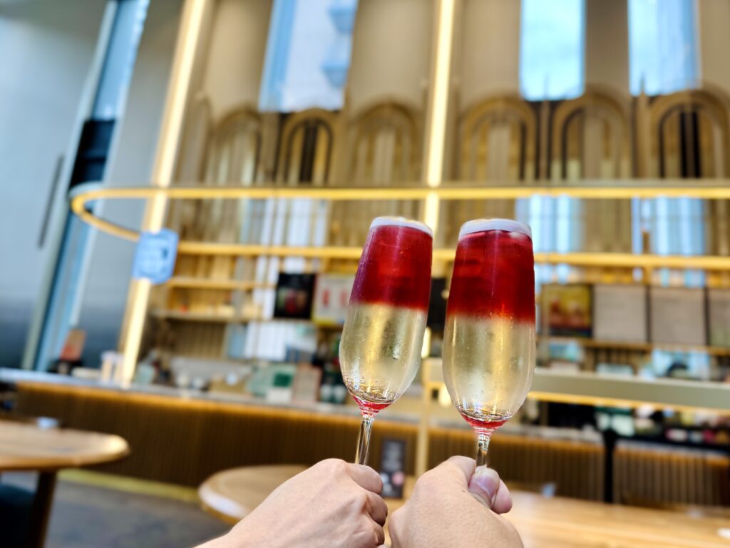 台北 朝食 スターバックスコーヒー スパークリングで乾杯