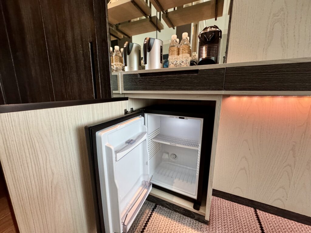 ハンブルハウス台北 デラックスルーム ミニバー