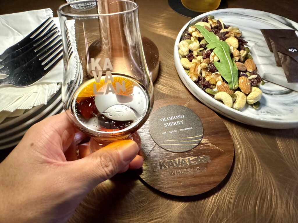 台北 カバランウイスキーバー シェリーカスク