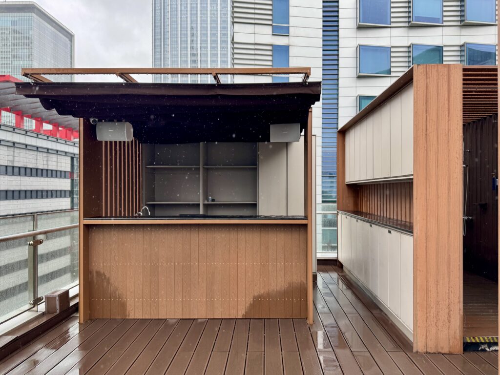 ハンブルハウス台北 屋外プール サービスカウンター