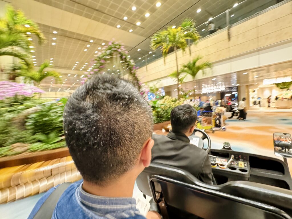 2024年「えだ旅 総まとめ」7月バリ島旅行 チャンギ国際空港にて