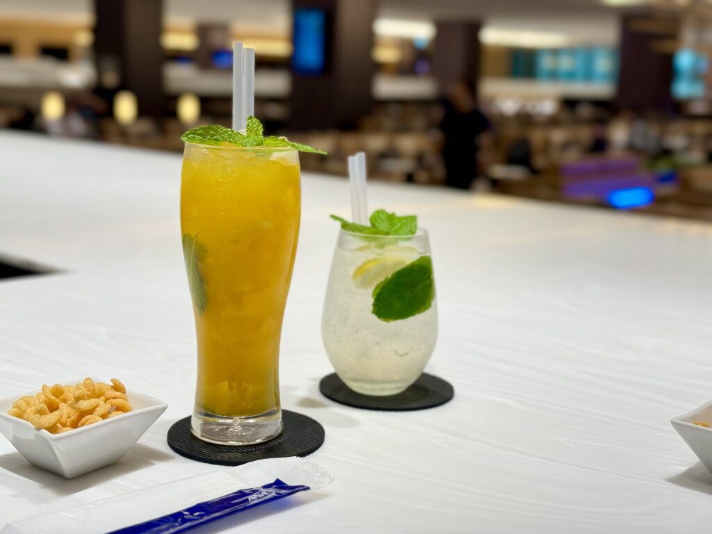 羽田空港第二ターミナル 国際線エリア ANAラウンジ バーエリア オリジナルカクテル