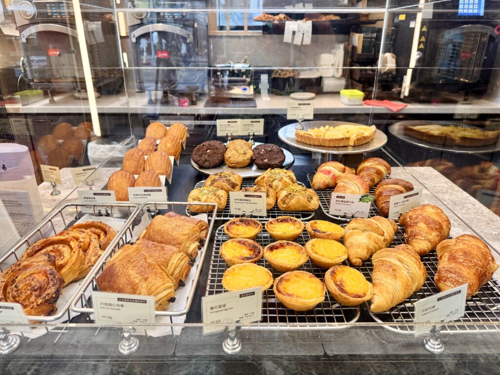 レゾナンス台北 朝食会場 スタバ ホームメイドパン