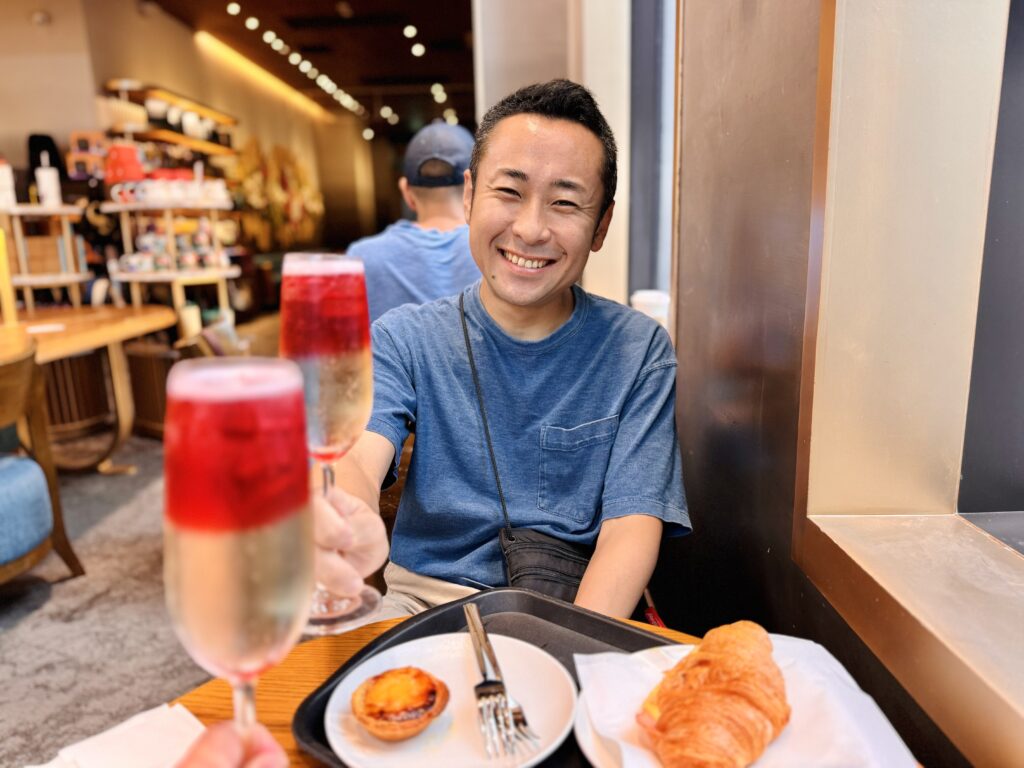 レゾナンス台北 朝食会場のスターバックスにて