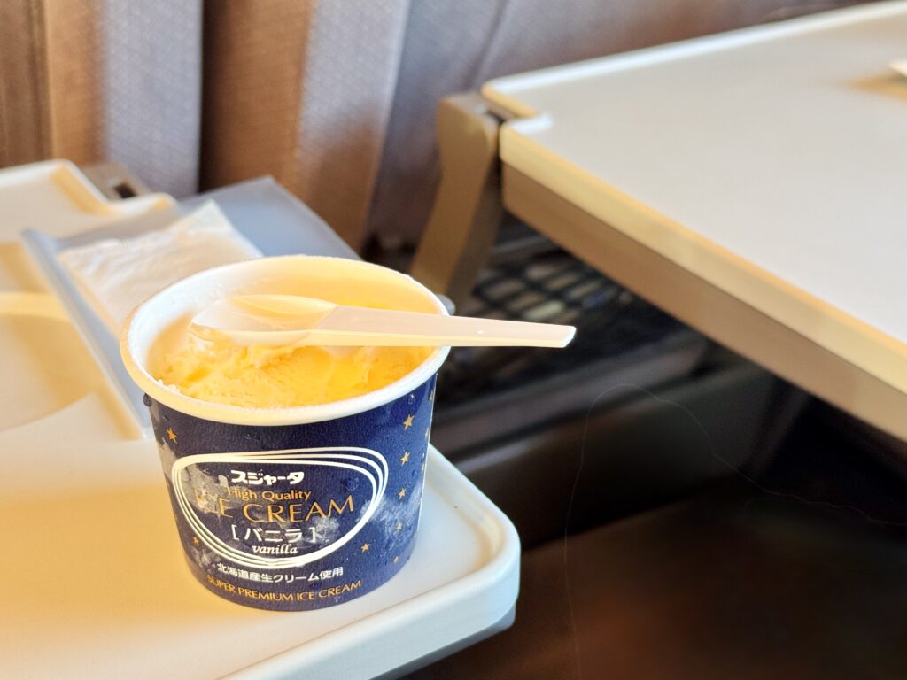 東京から新大阪まで移動 新幹線名物のアイス