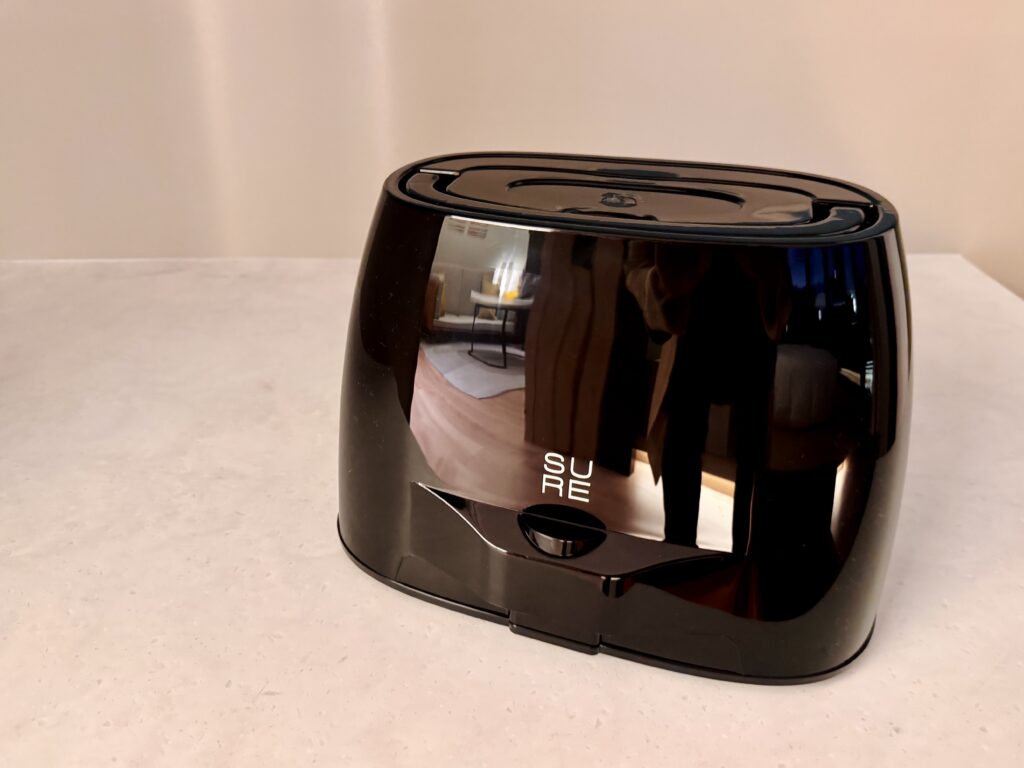 キャノピー大阪 コーナースイート ベッドルーム オープンクローゼット アイロン