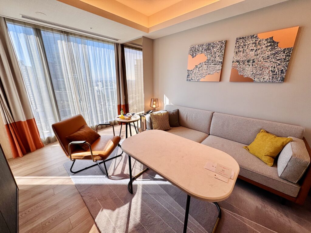 キャノピー大阪 コーナースイート リビングルーム